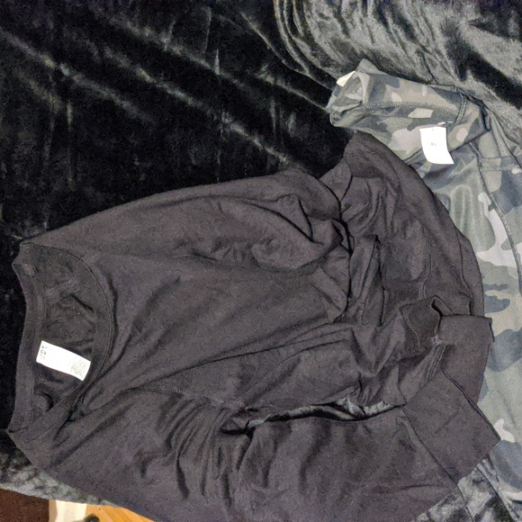 Lab Joy Women's T-shirt & Banana Republic Women's Leggings (curated set) - Picture 5 of 6